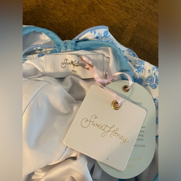 Adorable 18 month Sweethoney floral swimsuit - Picture 3 of 3